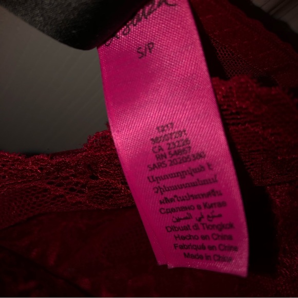 Exciting Red lace bodysuit - Picture 4 of 4